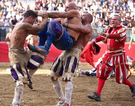 This Italian Life: LIFE: Calcio Fiorentino