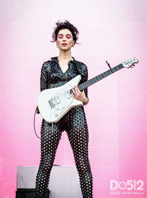 St Vincent Women In Music St Vincent Annie Clark Female Guitarist