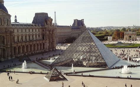 Museu Do Louvre Bate Recorde De Mais De Milh Es De Visitantes Em