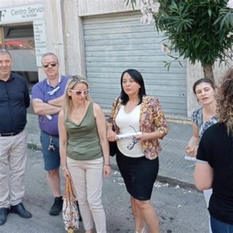 Longobucco Isolata Dopo Il Crollo Del Viadotto La Protesta Delle Mamme