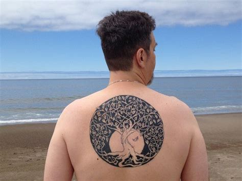 Tatouage Dos Homme Sous Le Signe Du Verso Tatouage Dos Homme