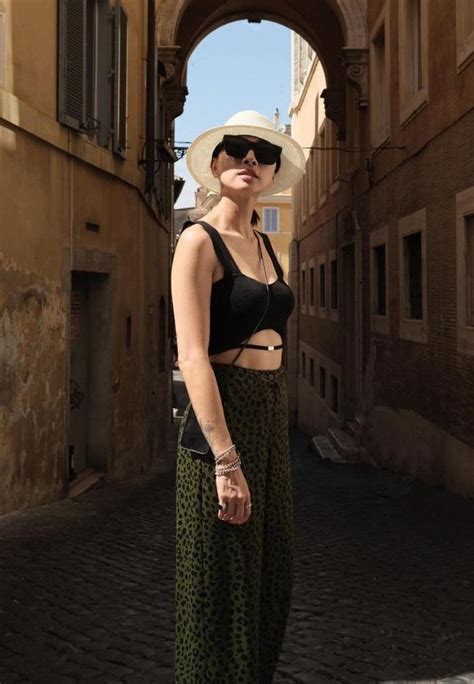 Ng Thanh V N Di N Bikini N Ng B Ng B N Ch Ng O Thi N Ng Milos