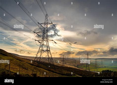 Strom Pilon Fotos Und Bildmaterial In Hoher Aufl Sung Alamy