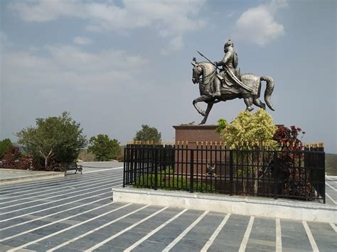 The Man The Legend Maharana Pratap Reviews Photos Maharana Pratap