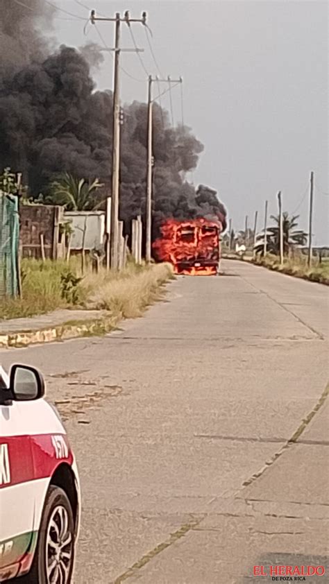 El Heraldo De Poza Rica Se Incendia Urbano En La Zona Ejidal De