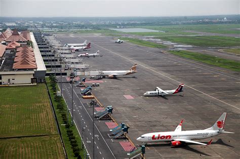 Penumpang Super Air Jet Ditangkap Gegara Bercanda Bawa Bom Ke Pesawat