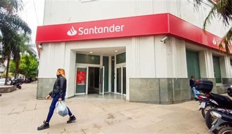 Empleado del banco Santander recibió por error 8 millones de dólares en