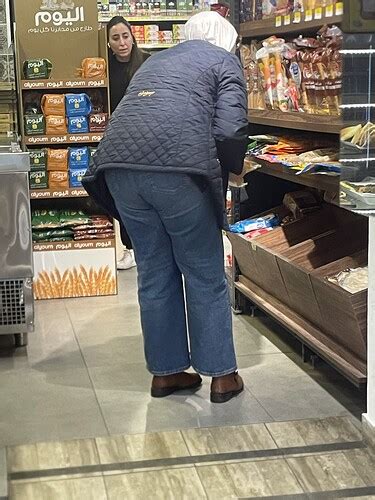 Hot Arab Girl With Saggy Bubble Butt Spandex Leggings Yoga Pants Forum