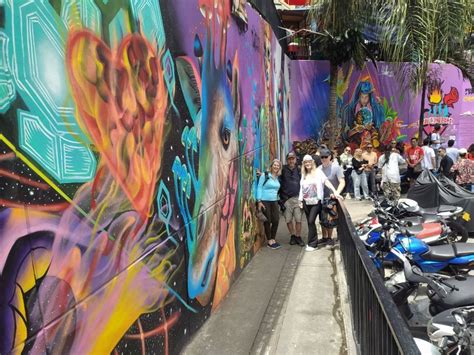 Medell N Comuna Graffiti Tour With Cable Car Ride Getyourguide