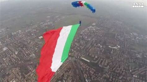 Mattarella il Tricolore è simbolo di unità dell Italia La Voce d Italia