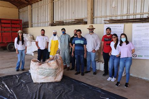 Projeto Campo Limpo Realiza Capta O De Embalagens De Agrot Xicos