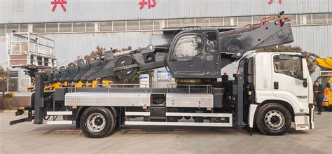 Regions of Russia Iisuzu 4X2 Aerial Platform 40 Meters 45 Meters 50 ...