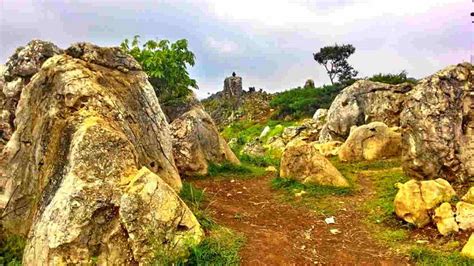 Stone Garden Padalarang Wisata Sejarah Suguhkan Pesona Batu Purba