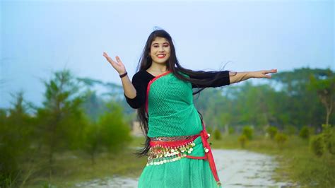 Mon Pakhi Ure Jai Shakib Khan Apu Biswas New Dance Performance By