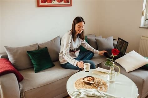 Image libre Jolie fille Brunette petit gateau le petit déjeuner confiture chaud chocolat
