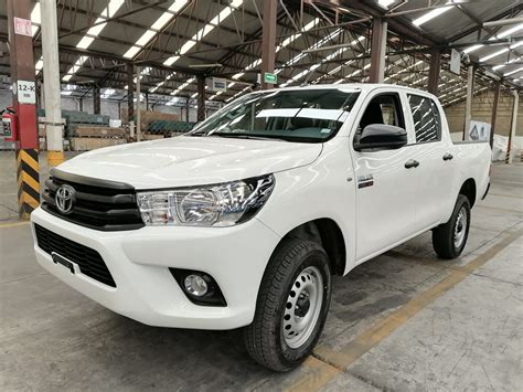 Toyota Hilux Double Cabin X M T Dlx Toyota Hilux Double Cabin X M T