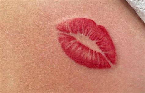 Pin By Andres Sanchez On Guardado R Pido Kiss Lip Tattoos Lip Print