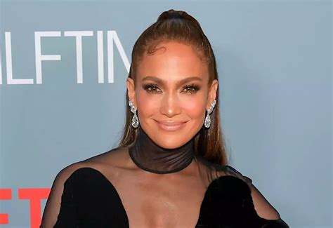 Jennifer Lopez presque 54 ans dévoile son ultime secret de beauté à