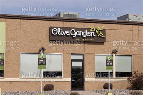 Olive Garden Italian Kitchen Olive Garden Is A Division Of Darden