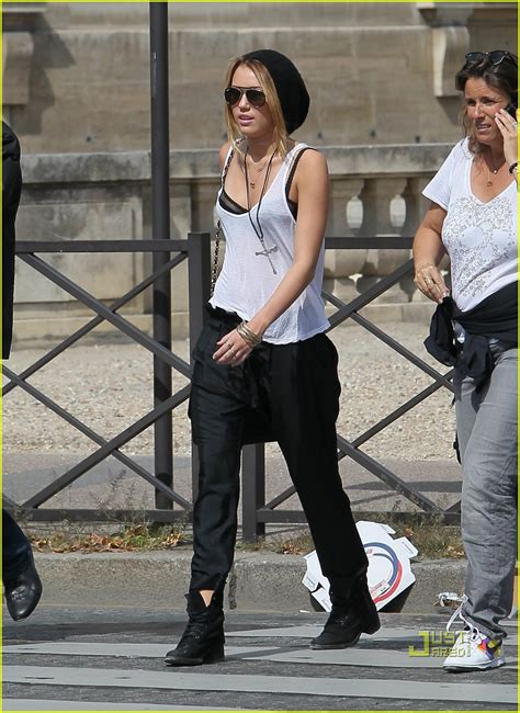 Miley Cyrus LOL-ing in Paris: Photo 2477477 | Justin Bieber, Miley Cyrus Photos | Just Jared ...