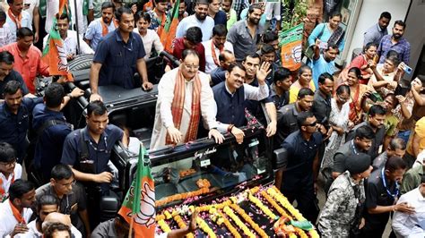 J P Nadda At Lalbaugcha Raja 2023 भाजपचे राष्ट्रीय अध्यक्ष जे पी नड्डा लालबागचा राजाच्या चरणी