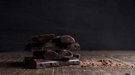 What Are The Health Benefits And Side Effects Of Dark Chocolate