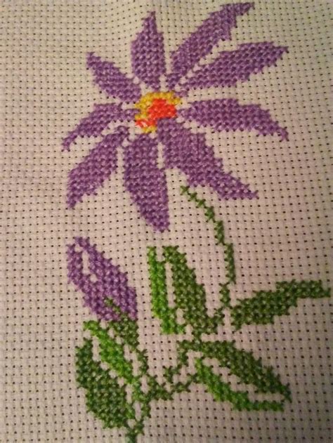 Pin by Fabiola Tinoco on Guardado rápido Cross stitch flowers Cross