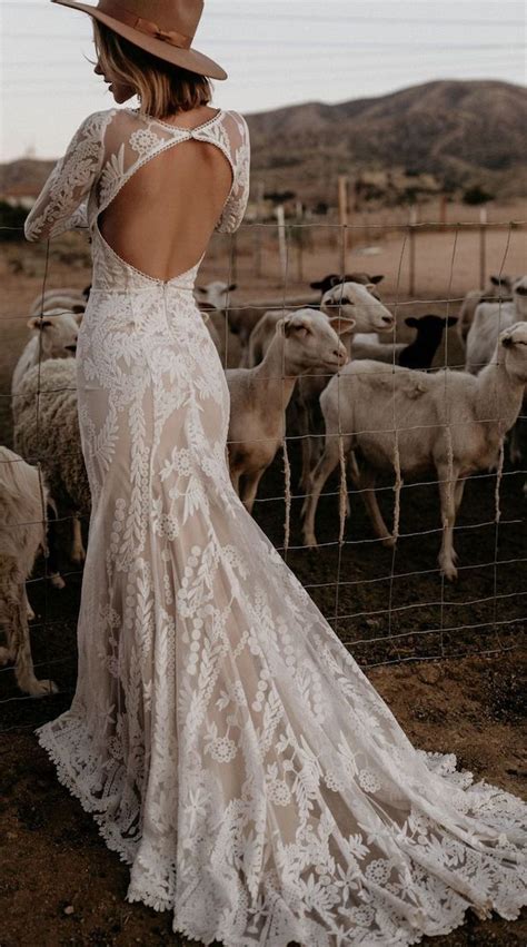 20 Vintage Wedding Dresses With Bohemian Flair In 2020 Bohemian