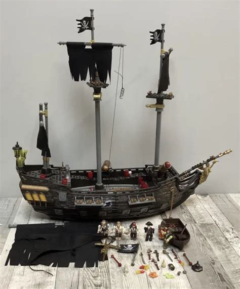 PIRATES OF THE Caribbean Black Pearl Pirate Ship Mega Bloks 59 52