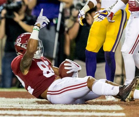 Alabama Tight End Irv Smith Jr 82 Falls Into The End Zone On A