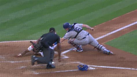 David Peralta Makes The Strong Throw To Get The Out Los