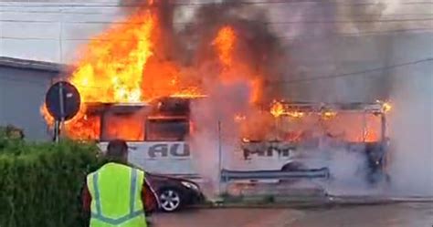 Un autobuz cu elevi a luat foc la Moldova Nouă ARGUMENT