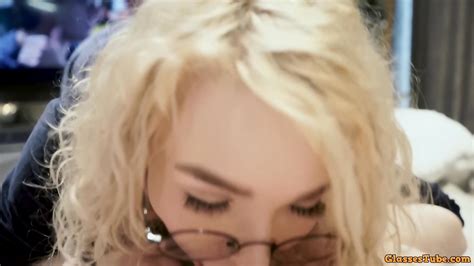 Blonde Girl Love Deepthroat