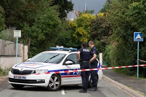 Fugitif Soupçonné De Double Meurtre Un Député Demande Des