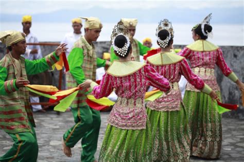 5 Tarian Daerah Maluku Utara Tak Terlihat