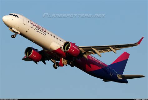 Ha Lzm Wizz Air Airbus A Nx Photo By Dominik Csord S Id