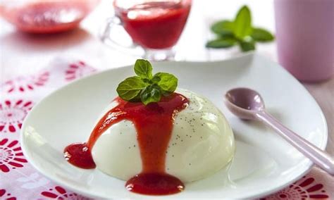 Panna Cotta Waniliowa Z Sosem Truskawkowym Przepis Dr Oetker