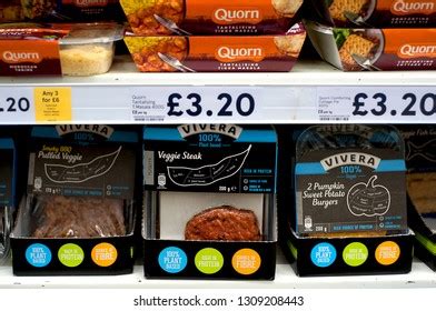 2 imágenes de Tesco plant based brand Imágenes fotos y vectores de