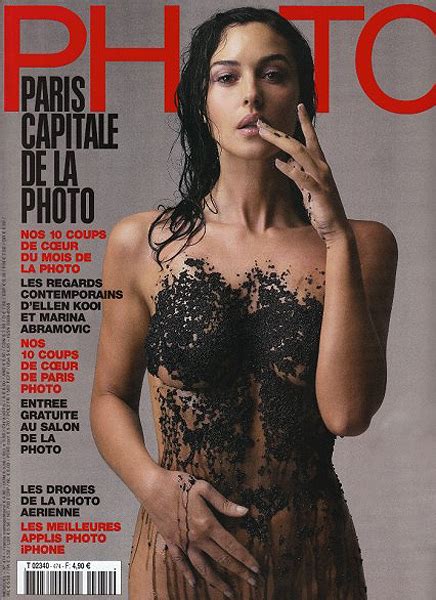 Monica Bellucci Sexy a sus 46 años y con muy poca ropa posando para su