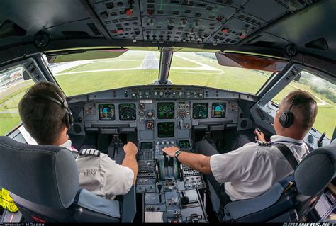 Airbus A320 233 Wizz Air Aviation Photo 2138886