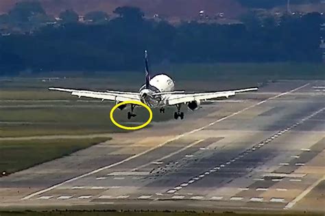 Só em Ilhéus Vídeo avião da LATAM perde roda e faz pouso de