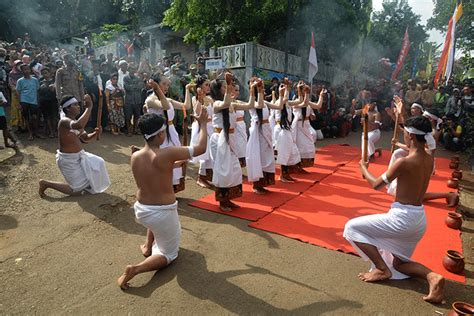 Guyub Rukun Dalam Tradisi Nyadran Kali Di Desa Wisata Kandri Semarang