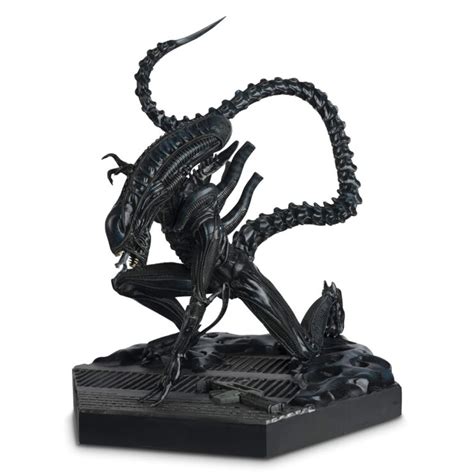 First Look: Alien Xenomorph Mega Special Figurine