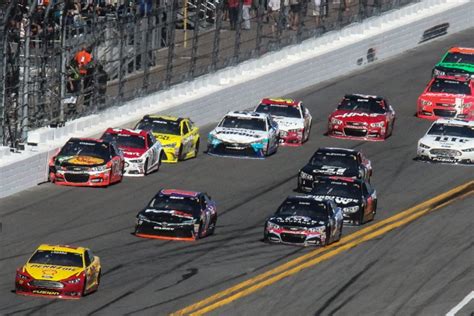 Stewart crashes early in the Daytona 500 - UPI.com