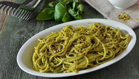 Ricetta Pasta Al Pesto Di Pistacchi Una Variante Di Un Classico Piatto