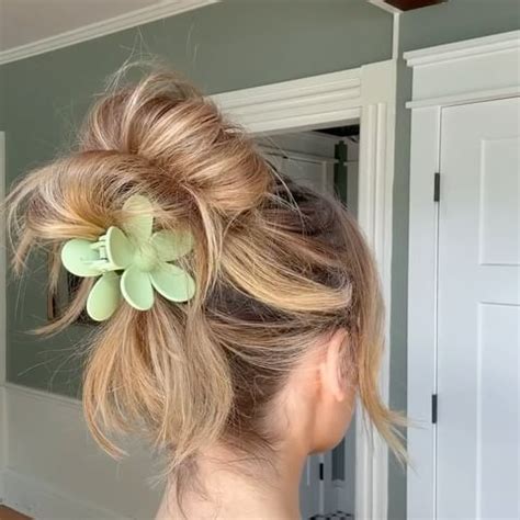 Torie Bliss On Instagram Claw Clip Messy Bun Try Hair