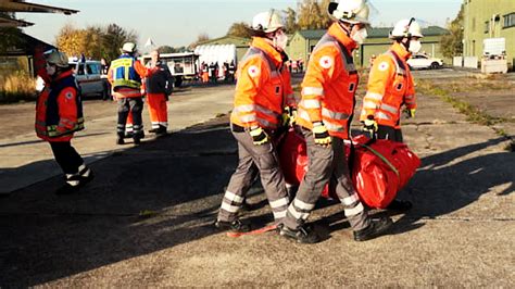 Feuerwehr Gütersloh auf Großübung nach Shuttle Unfall