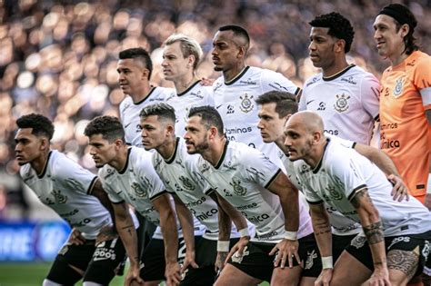 Corinthians Tenta Administrar Montanha De Emo Es Mar Lia Not Cia