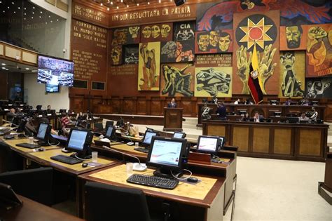 Asamblea censura y destituye a cuatro vocales del CPCCS La República EC