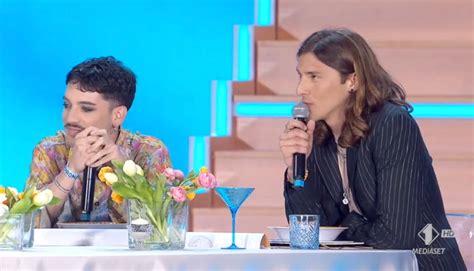 Guardate chi c è con lei Isobel Kinnear di Amici 22 il balletto sexy in bikini accende il